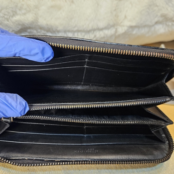 ￼￼Bottega Veneta Intrecciato Zip-Around Wallet (Vintage quality) - Picture 13 of 15